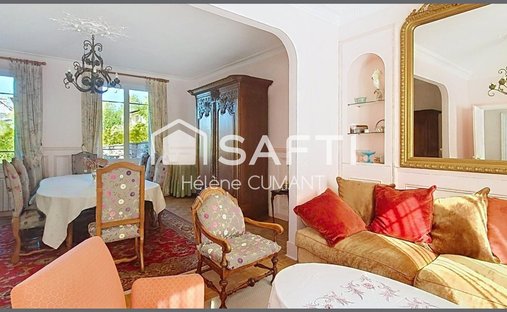 Maison à Est, Lisieux, France 1