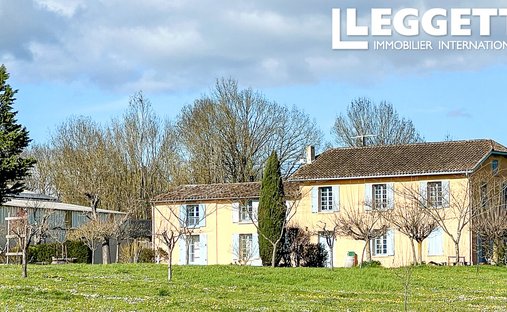 Country House in Duras, Nouvelle-Aquitaine, France 1