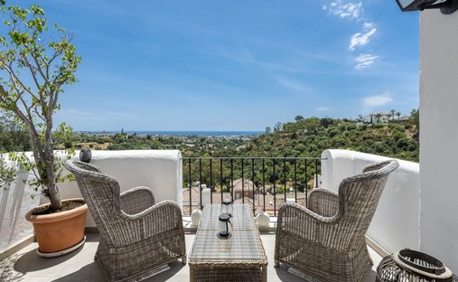 Penthouse in Benahavis, Andalusia, Spain 1