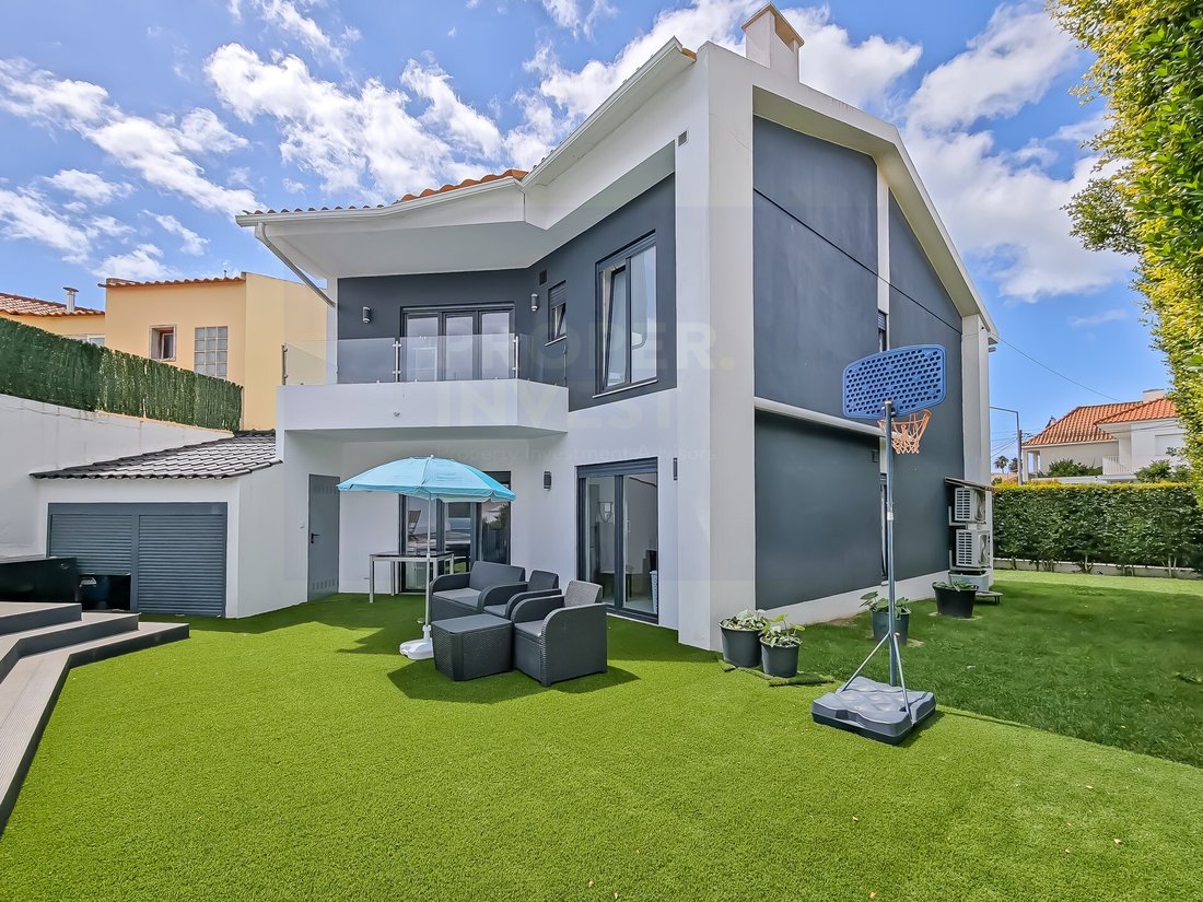 House in Carcavelos e Parede, Lisbon, Portugal 1 - 19035814
