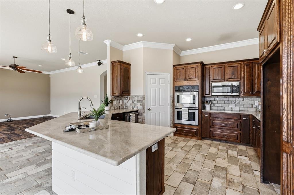 House in Cresson, Texas, United States 3 - 19036109