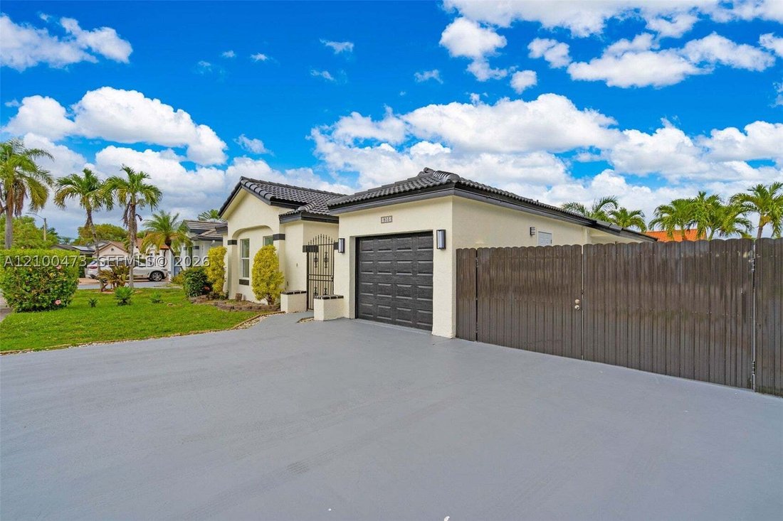House in Miami, Florida, United States 3 - 19035682