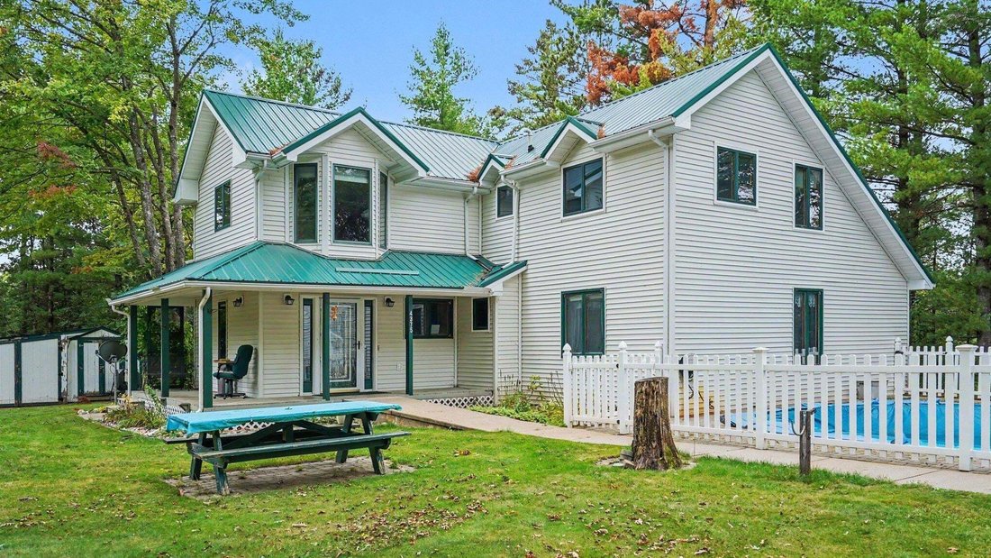 House in Harrison, Michigan, United States 1 - 19036104
