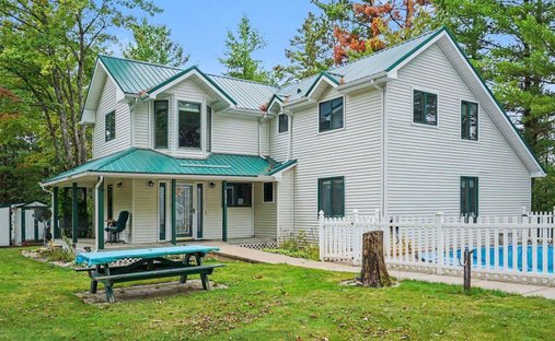 House in Harrison, Michigan, United States 1