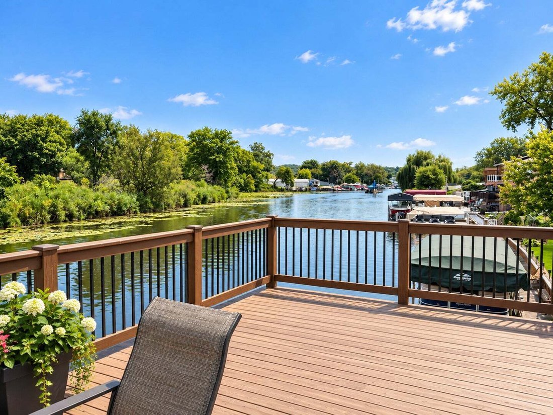 House in McHenry, Illinois, United States 4 - 19036085