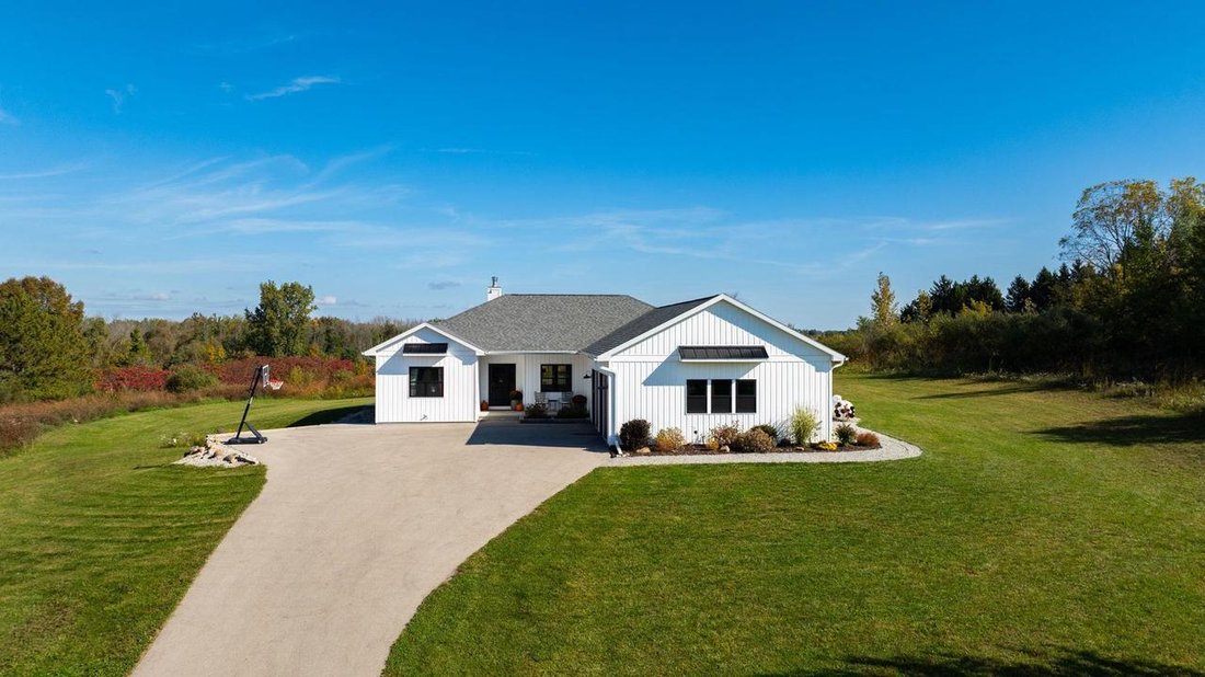 House in Hortonville, Wisconsin, United States 1 - 19012505