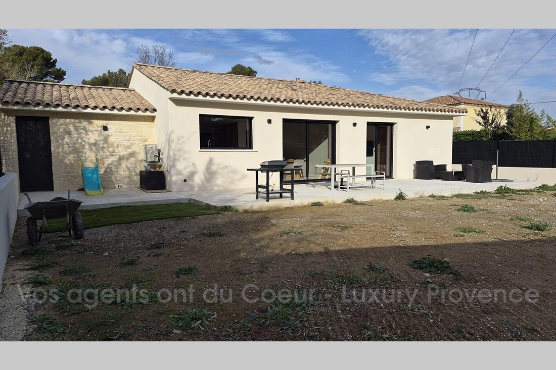 Villa in Rousset, Provence-Alpes-Côte d'Azur, France 1 - 19035746