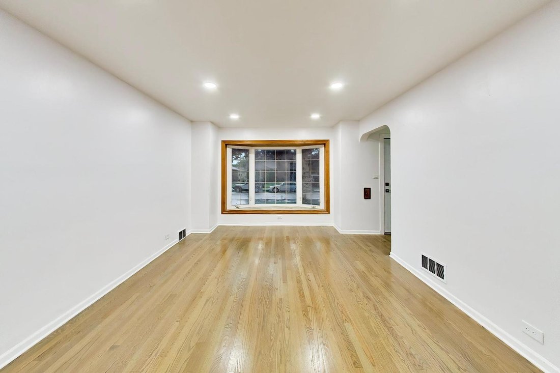 House in Skokie, Illinois, United States 5 - 19036087