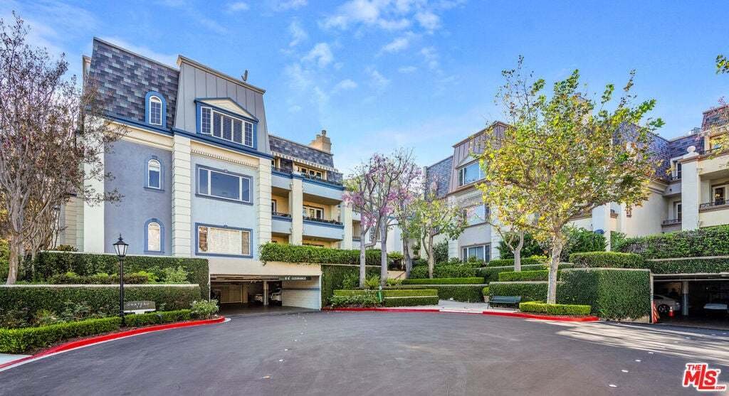 Condo in Los Angeles, California, United States 1 - 19035406