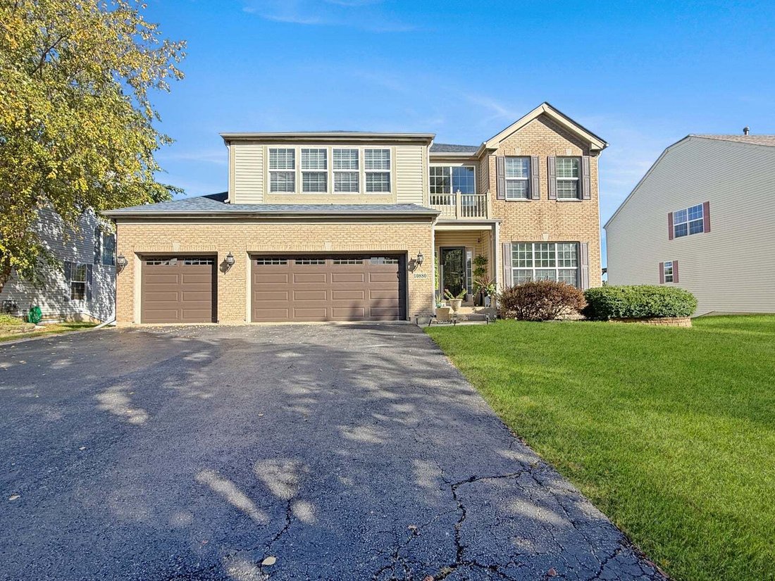 House in Huntley, Illinois, United States 2 - 19036081