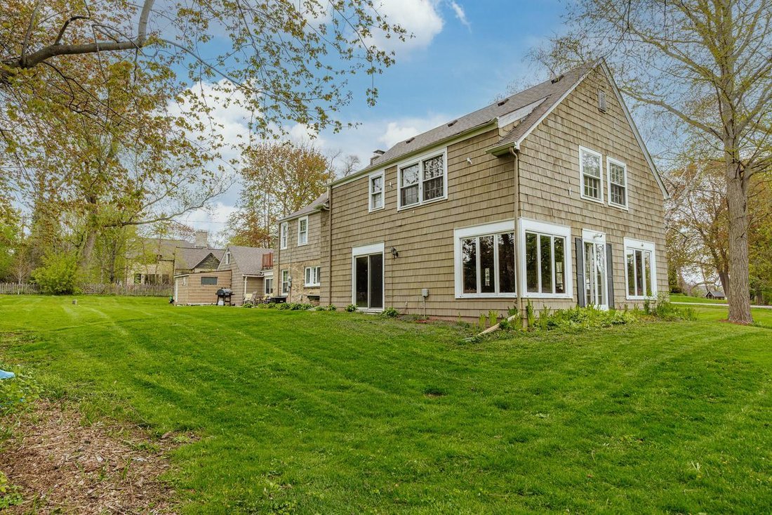 House in Elm Grove, Wisconsin, United States 4 - 19035421
