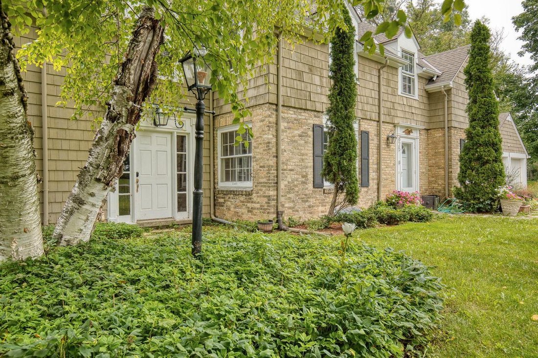 House in Elm Grove, Wisconsin, United States 3 - 19035421