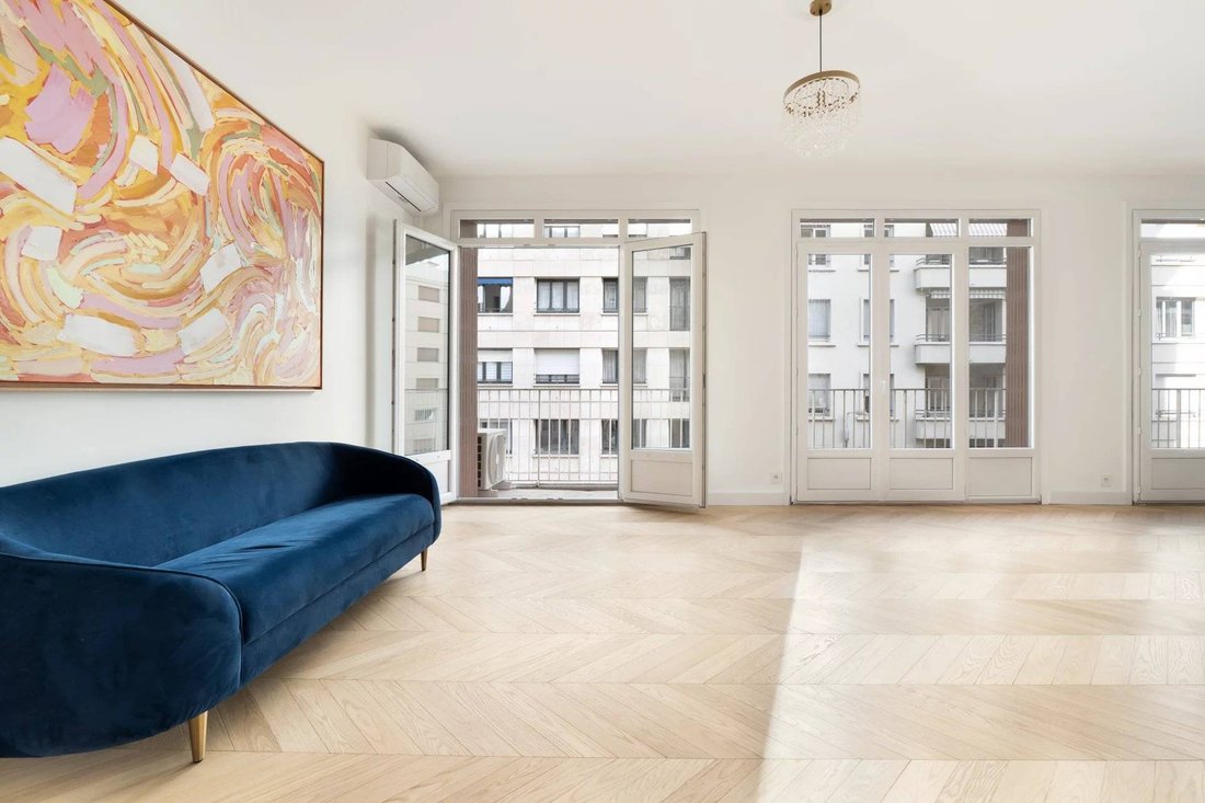 Apartment in Saint Vincent, Lyon 1er Arrondissement, Lyon 5 - 19035686