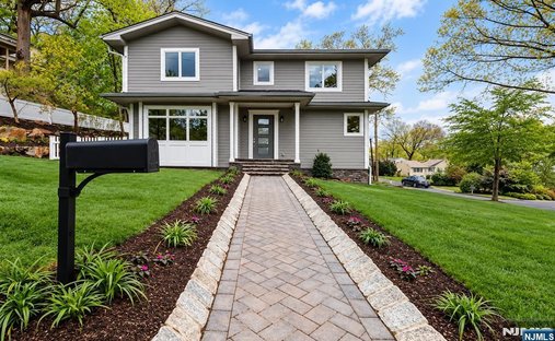 House in Cresskill, New Jersey, United States 1