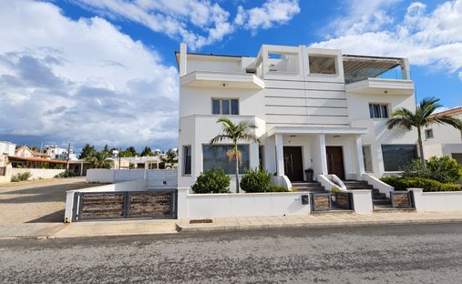 Villa in Paphos, Paphos, Cyprus 1