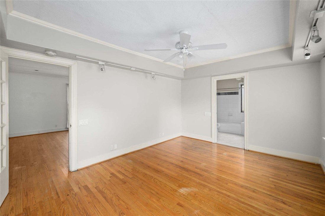 Houston, Texas, United States 5 - 19036237