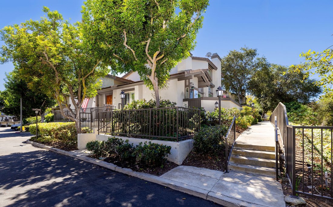 Condo in Irvine, California, United States 2 - 19036354