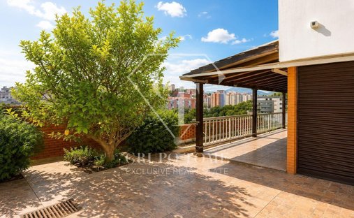 Villa in Ekialdea, Donostia-San Sebastian, Spain 1
