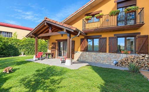 Chalet in Vitoria-Gasteiz, Basque Country, Spain 1