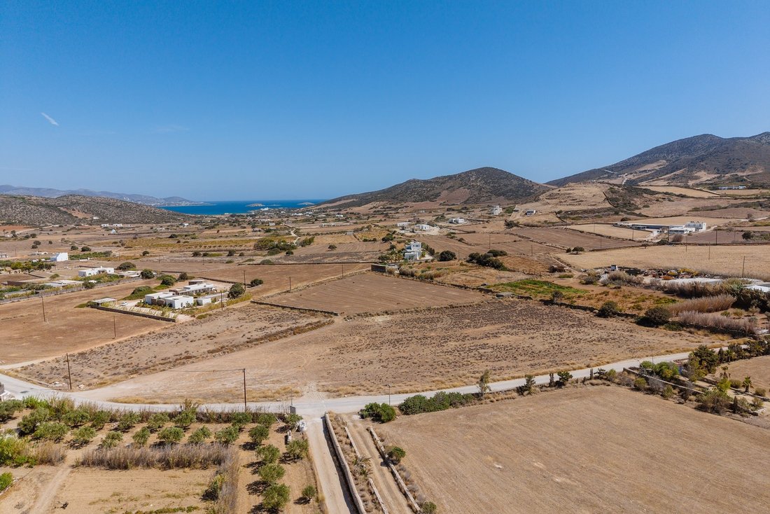 Land in Antiparos, Aegean, Griechenland 5 - 19036646