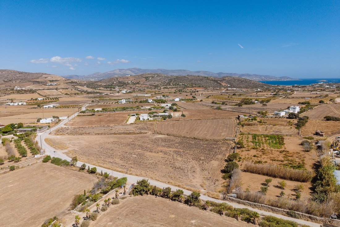 Land in Antiparos, Aegean, Griechenland 4 - 19036646