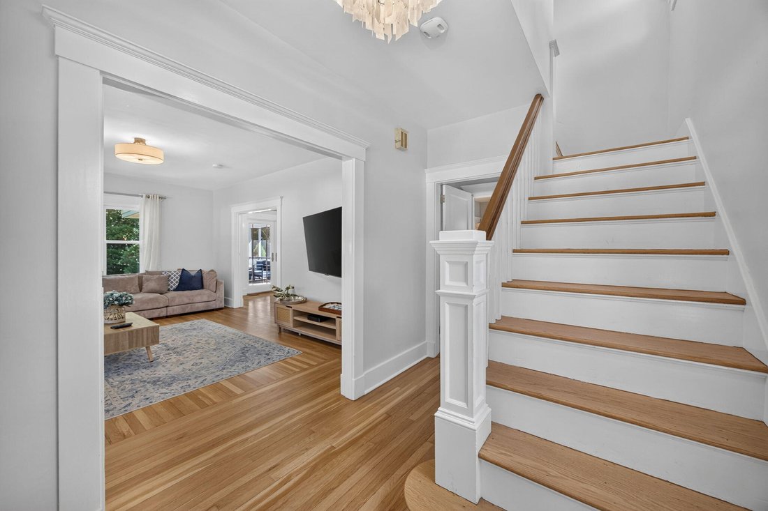 Yarmouth, Massachusetts, United States 4 - 19036673