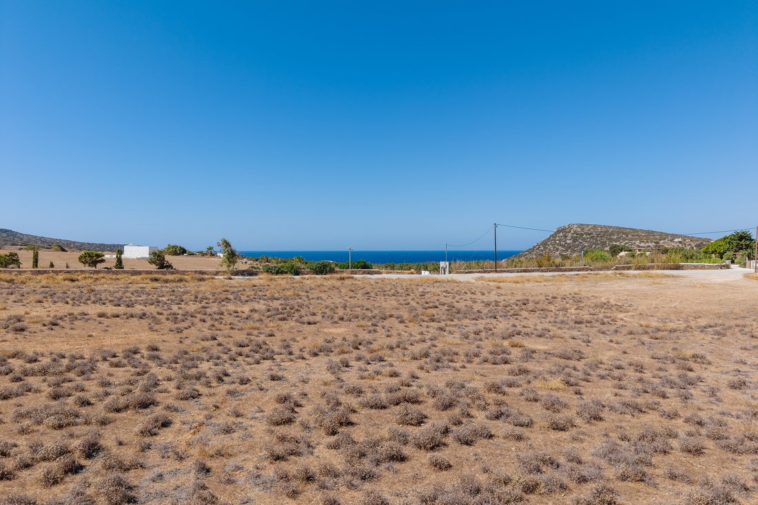 Land in Antiparos, Aegean, Griechenland 3 - 19036646