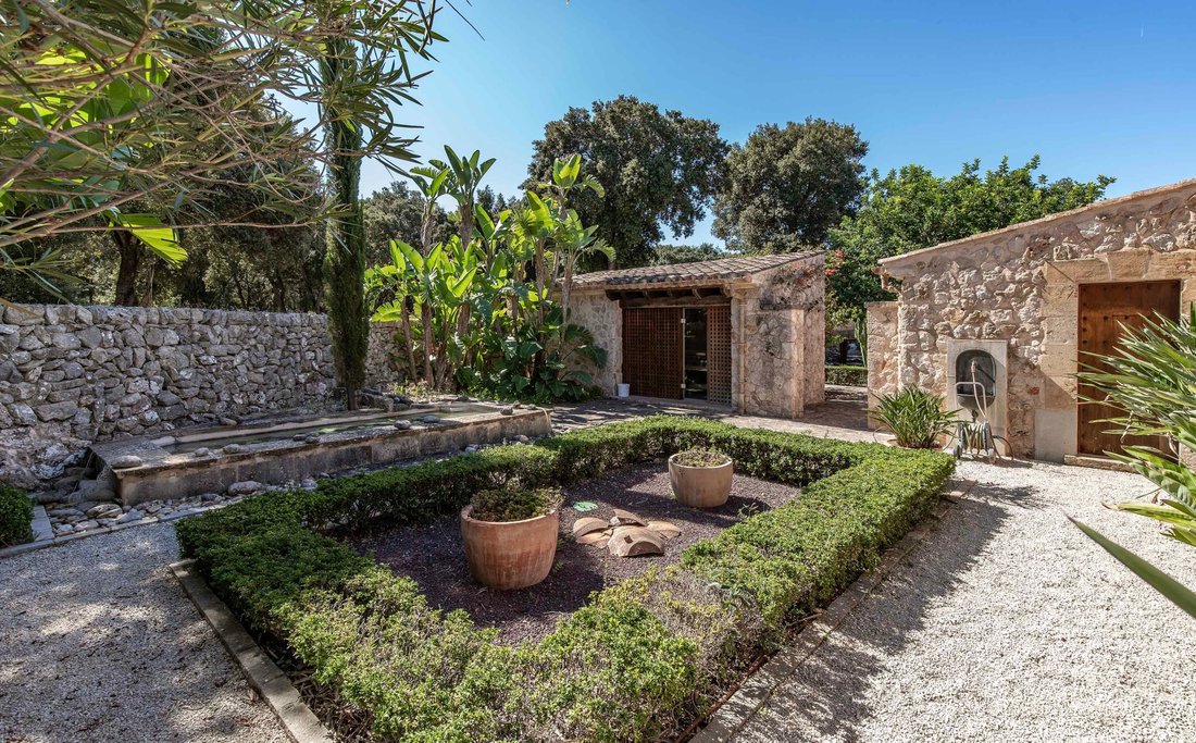 Finca in Pollenca, Balearic Islands, Spain 4 - 16711179