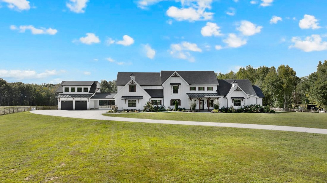 House in Manchester, Tennessee, United States 1 - 19036819