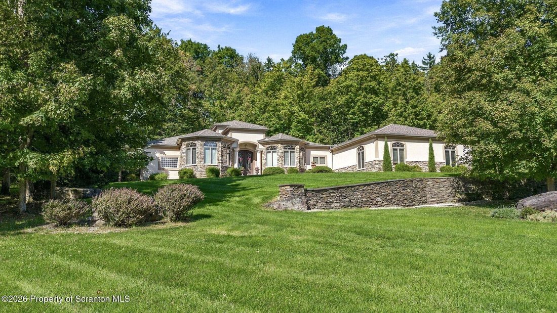 House in Dalton, Pennsylvania, United States 3 - 19036769
