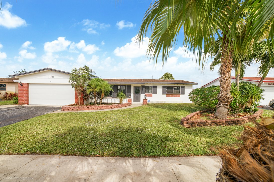 House in Pembroke Pines, Florida, United States 1 - 19036799