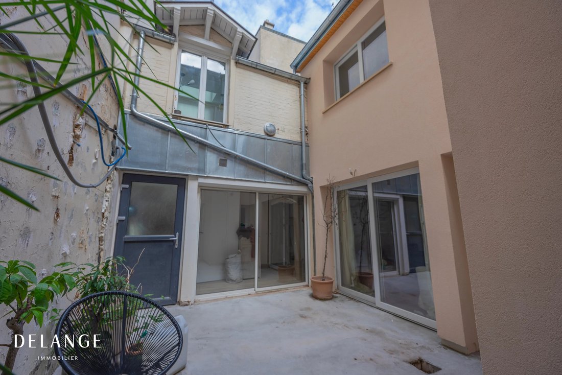 Estate in Gambetta, Paris 20e Arrondissement, Paris 1 - 19036845