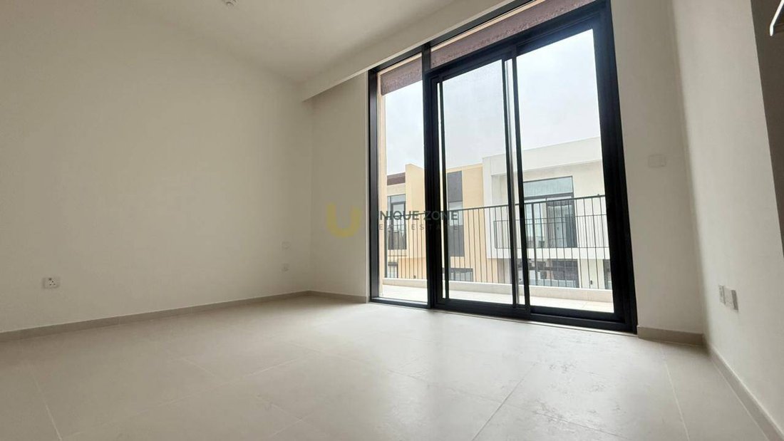 Villa in Dubai South Golf District, Dubai, United Arab Emirates 4 - 19037005