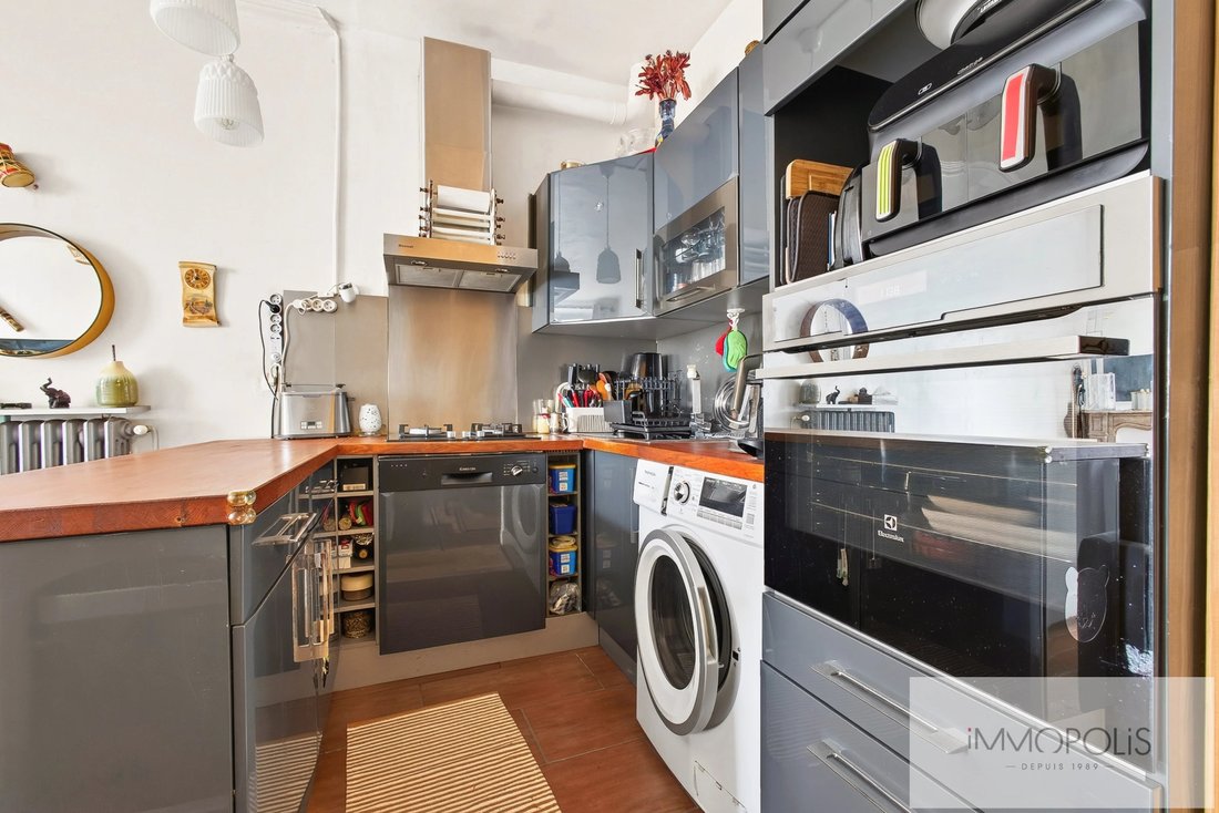 Apartment in Montmartre, Paris 18e Arrondissement, Paris 5 - 19037023