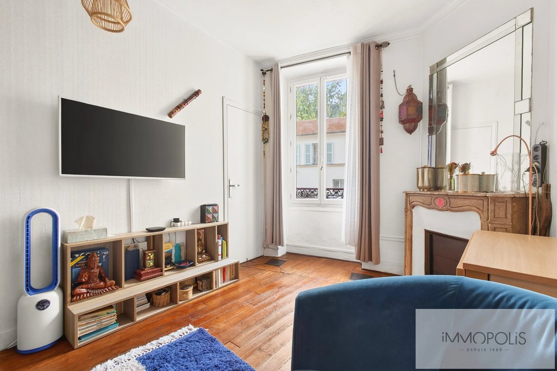 Apartment in Montmartre, Paris 18e Arrondissement, Paris 4 - 19037023