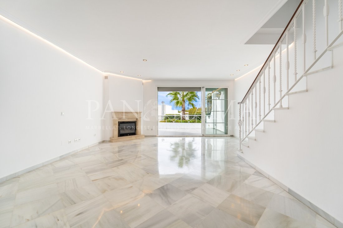 Townhouse in Marbella, Andalusia, Spain 2 - 19036848