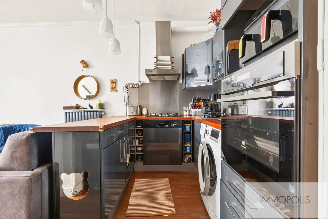 Apartment in Montmartre, Paris 18e Arrondissement, Paris 3 - 19037023