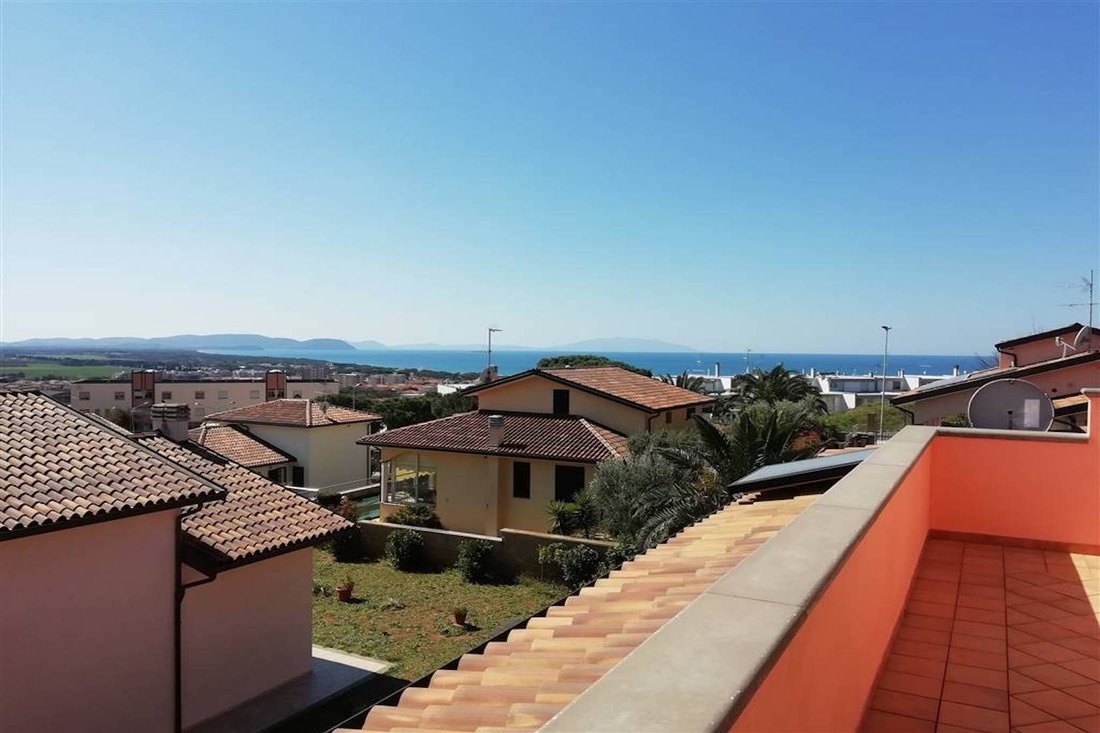 Villa in San Vincenzo, Tuscany, Italy 2 - 19036977