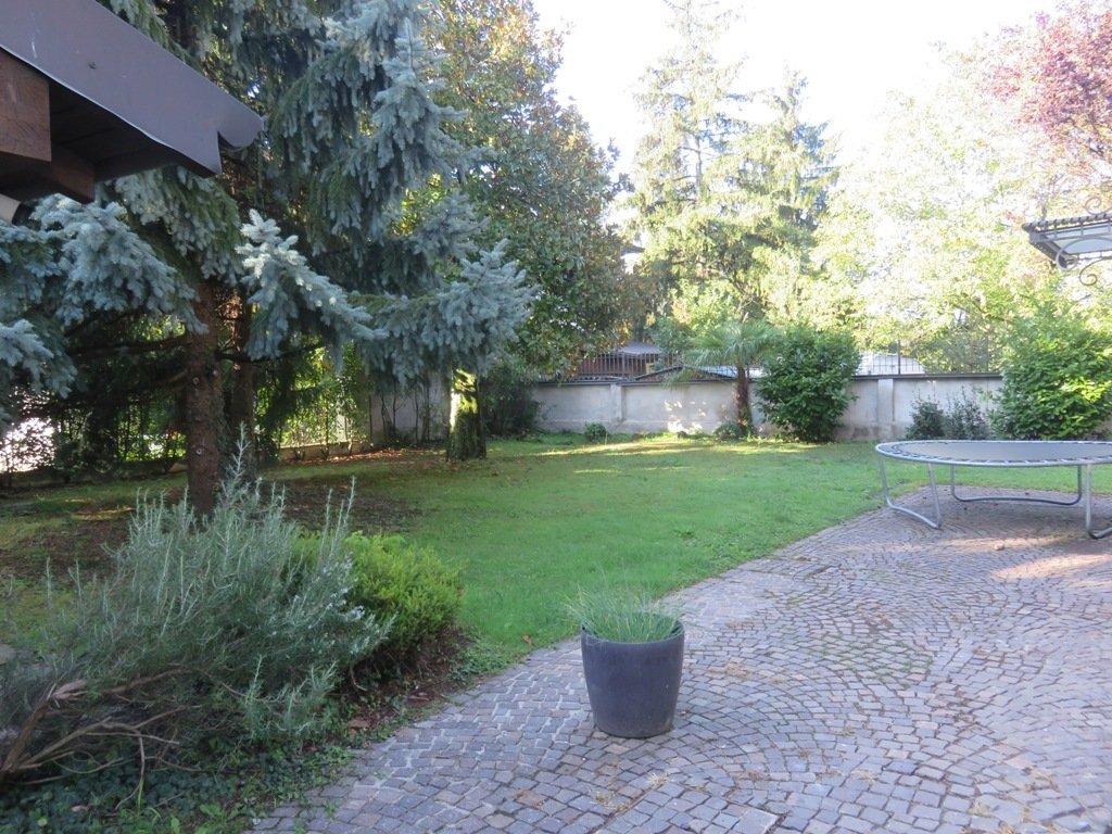 Villa in Venegono Superiore, Lombardei, Italien 4 - 15359088