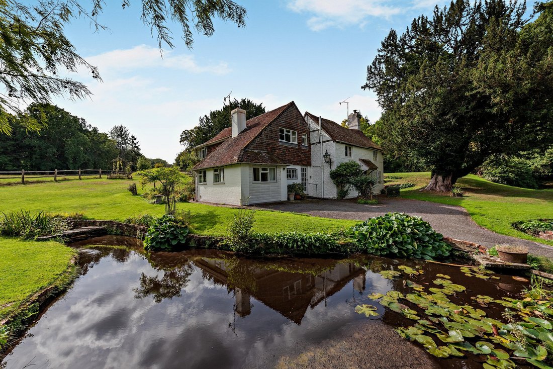 Casa in Frensham, Inghilterra 1 - 19037077
