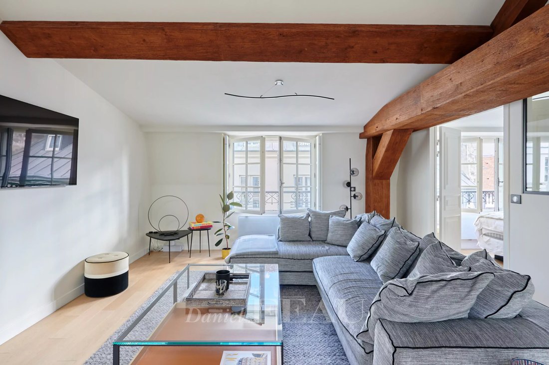 Apartment in Saint Thomas d'Aquin, Paris 7e Arrondissement, Paris 2 - 19036849