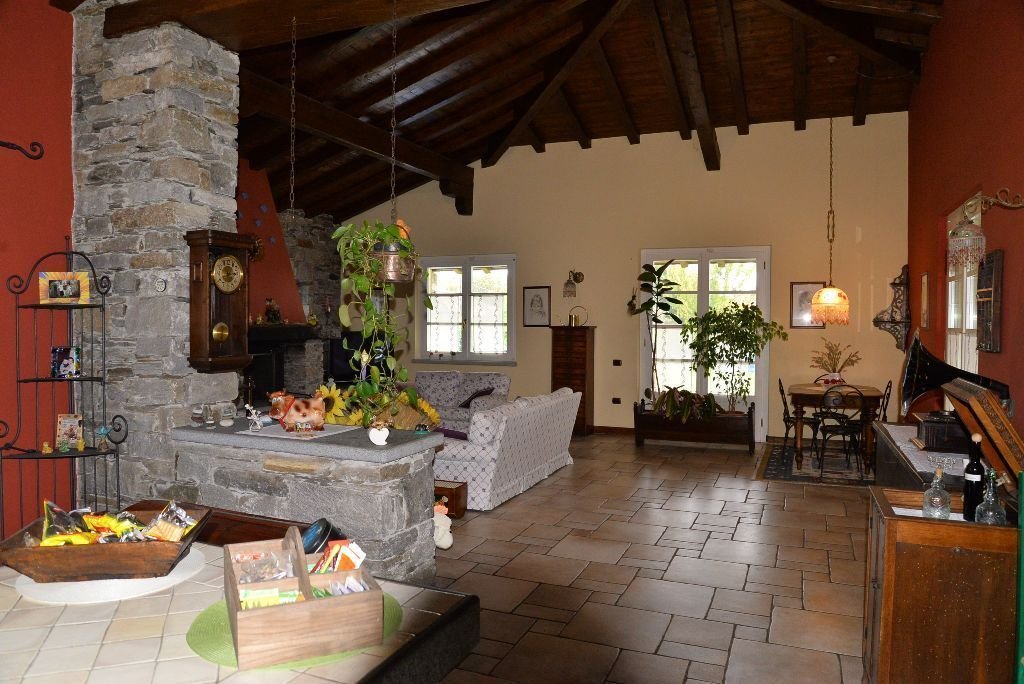 Villa in Agrate Conturbia, Piedmont, Italy 2 - 15359274
