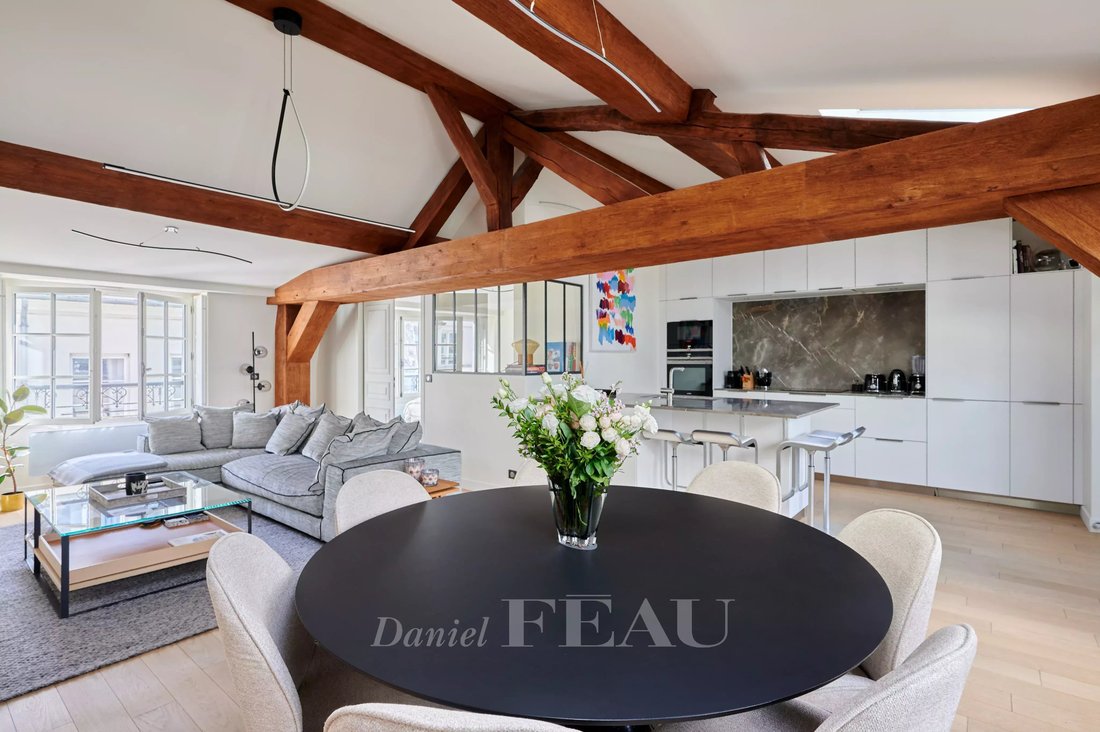 Apartment in Saint Thomas d'Aquin, Paris 7e Arrondissement, Paris 4 - 19036849