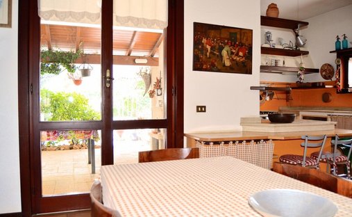 Villa en Tradate, Lombardía, Italia 1