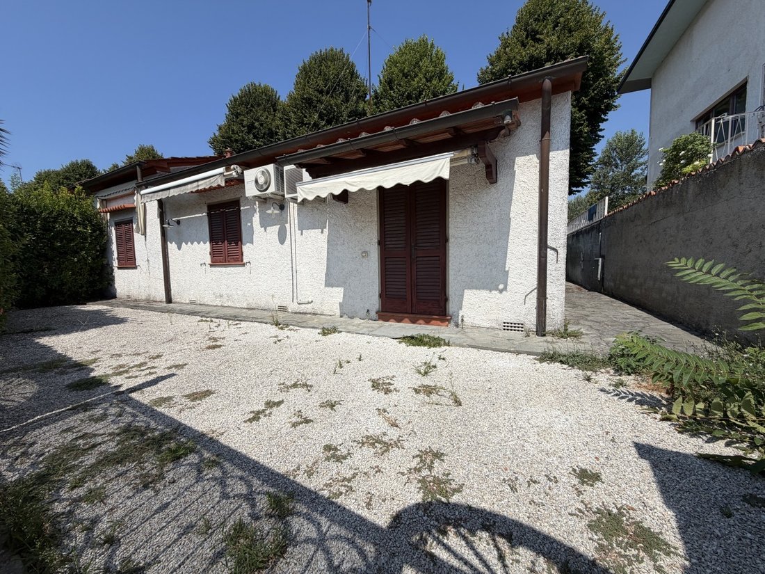 House in Centro, Forte dei Marmi, Tuscany 1 - 19036976
