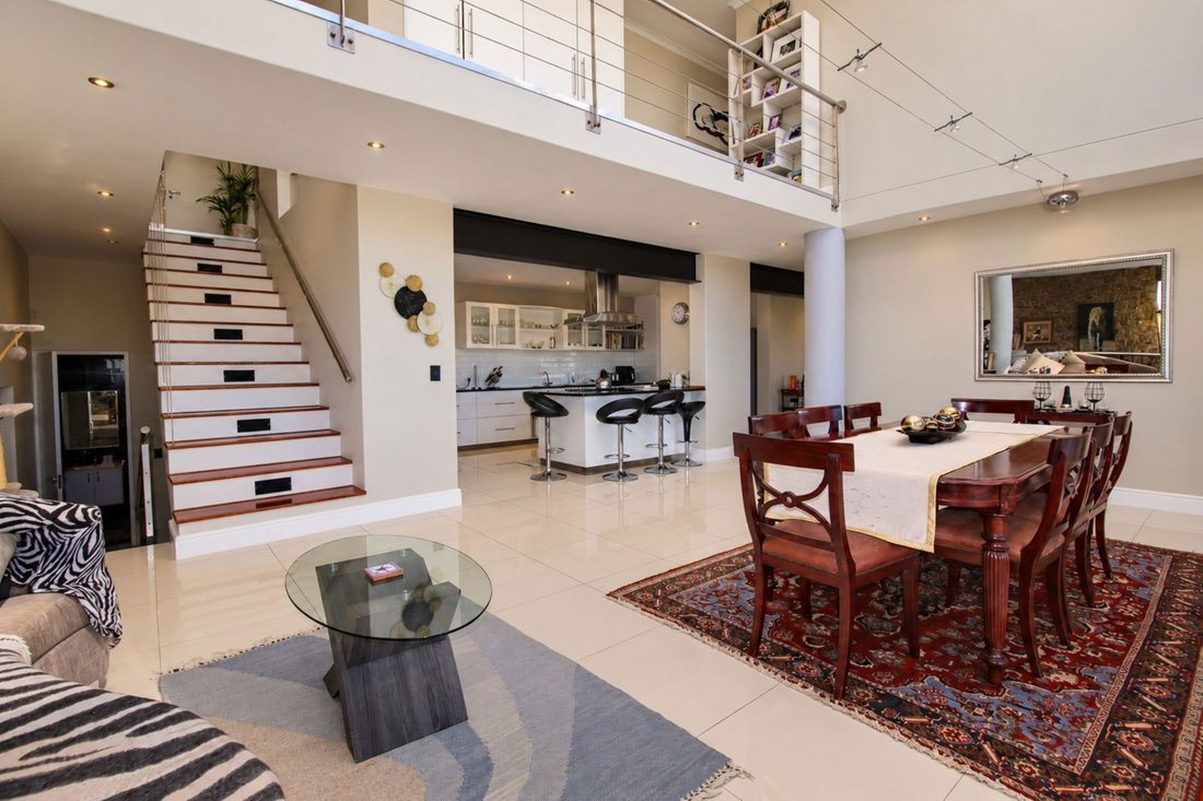 House in Plattekloof 3, Northern Suburbs, Cape Town 4 - 19039448