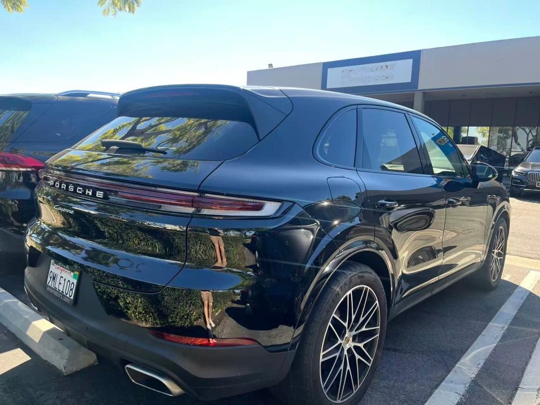 Suv in Costa Mesa, CA, United States 2 - 19040706