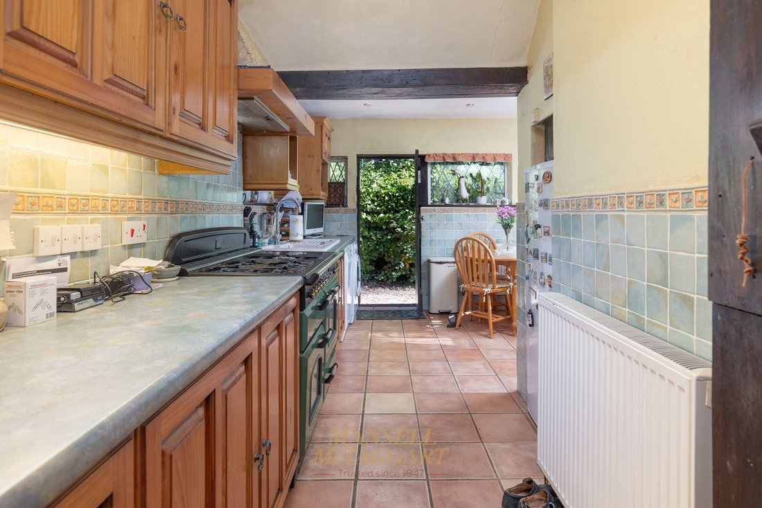 Bungalow in Felbridge, England 4 - 19037572