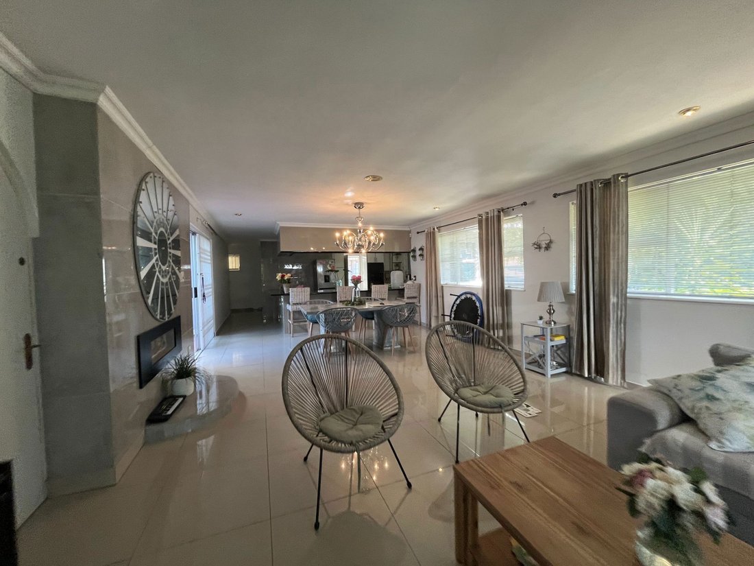 House in Plattekloof 3, Northern Suburbs, Cape Town 3 - 19039265