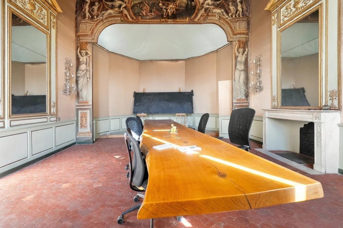 Apartment in Comtale-Cente-Cours Mirabeau, Aix-en-Provence, France 4 - 19037325